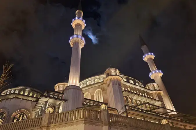 İstanbul Beyoğlu Taksim Cami kapak görseli