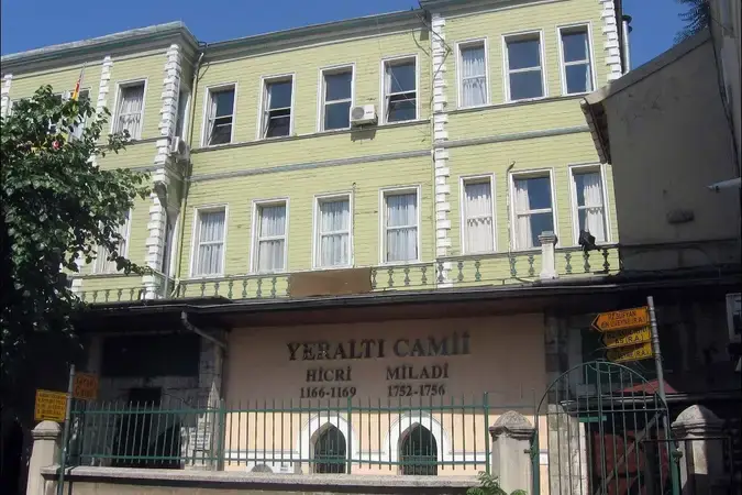 İstanbul Beyoğlu Yeraltı Cami kapak görseli