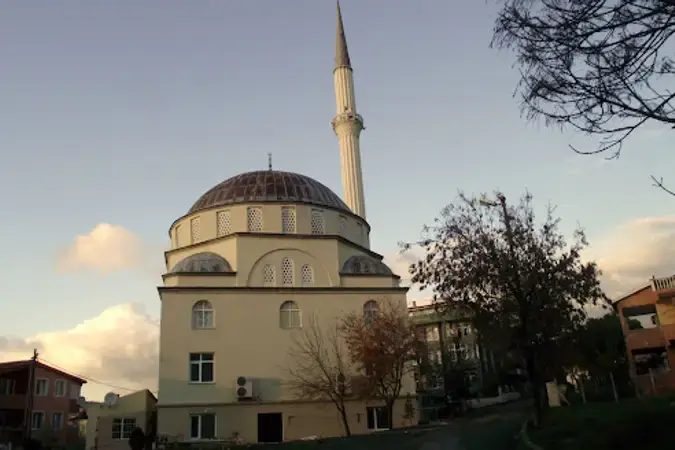 İstanbul Büyükçekmece Kamiloba Mahallesi Hidayet Özcan Cami kapak görseli
