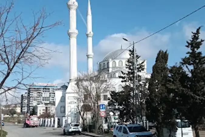 İstanbul Büyükçekmece Kumburgaz Yeni Cami kapak görseli