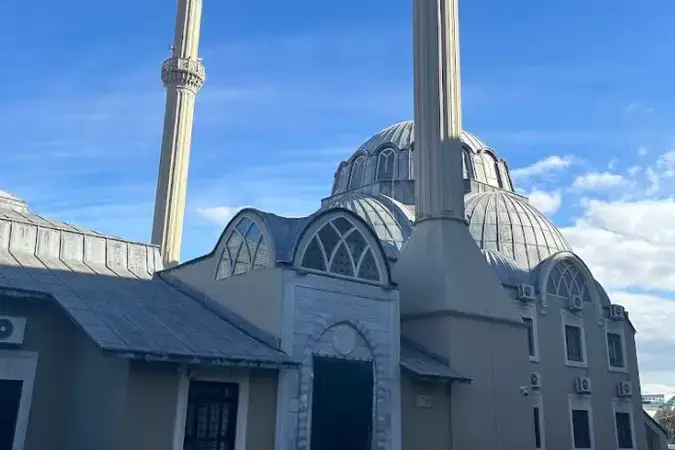 İstanbul Büyükçekmece İhramcızade İsmail Hakkı Cami kapak görseli