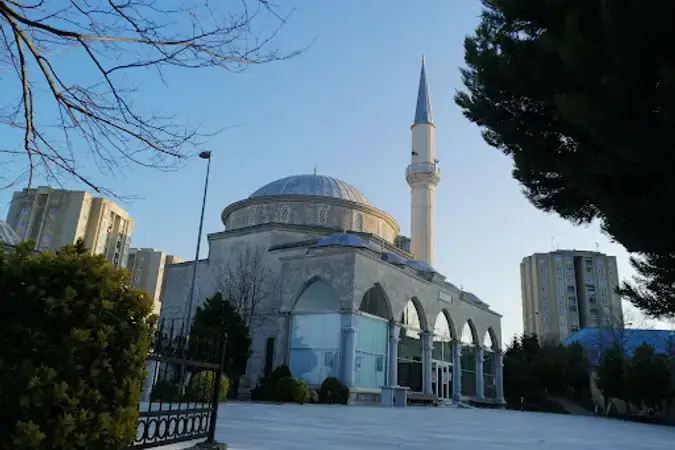 İstanbul Büyükçekmece Medine Cami kapak görseli