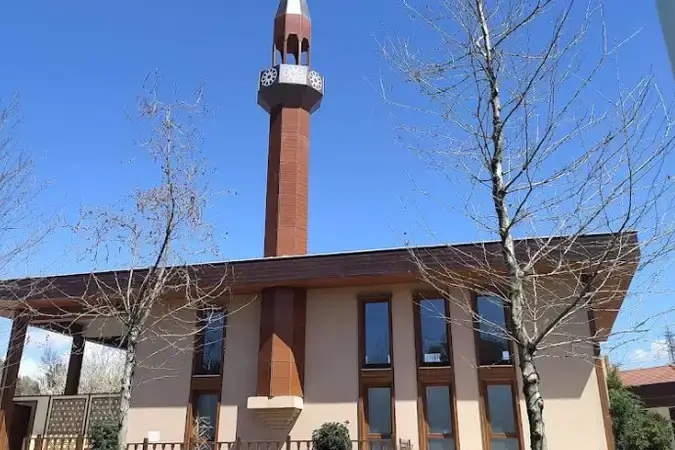 İstanbul Esenler Mehmet Emin Saraç Cami kapak görseli