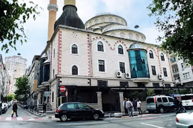 İstanbul Esenler Nene Hatun Cami kapak görseli