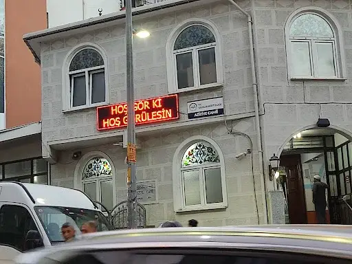 İstanbul Esenler Aziziye Cami kapak görseli