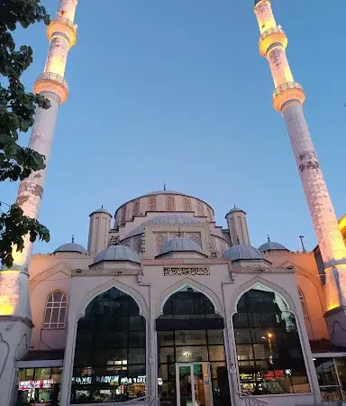 İstanbul Esenler Esenler Merkez Cami kapak görseli