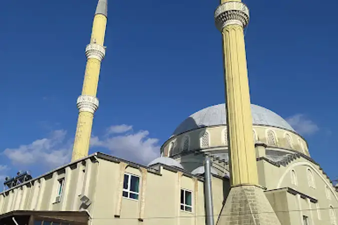 İstanbul Esenler Hz. Ömer Cami kapak görseli