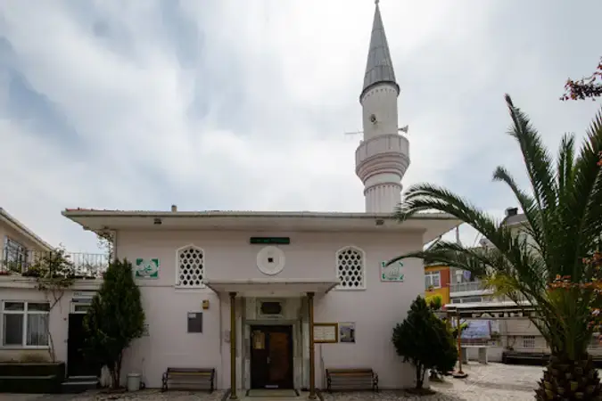 İstanbul Fatih Arakiyeci Mehmet Ağa Cami kapak görseli
