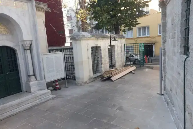 İstanbul Fatih Emir Buhari Cami kapak görseli