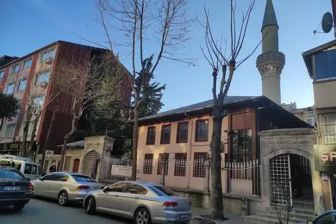 İstanbul Fatih Hoca Üveyz Cami kapak görseli