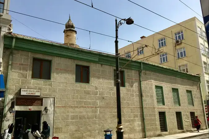 İstanbul Fatih Karaki Hüseyin Çelebi Cami kapak görseli