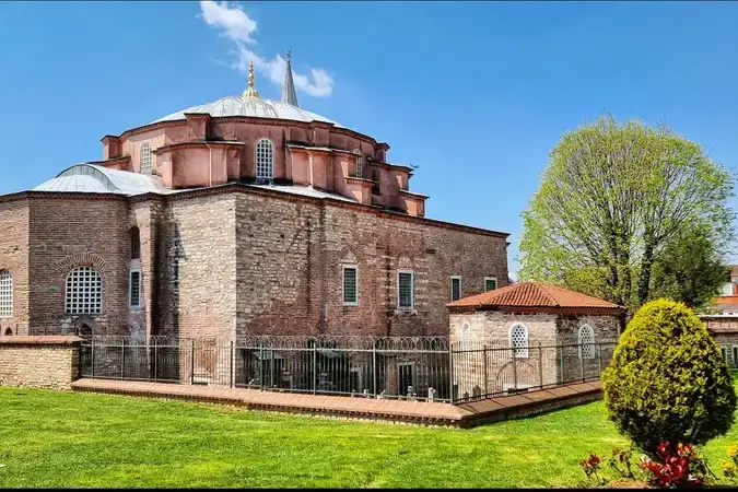 İstanbul Fatih Küçük Ayasofya Cami kapak görseli