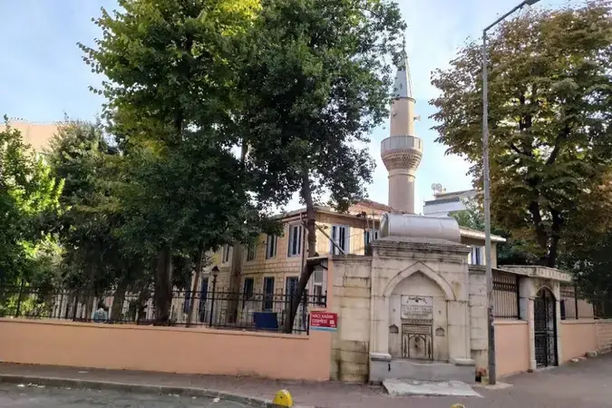 İstanbul Fatih Mihrişah Hacı Kadın Cami kapak görseli