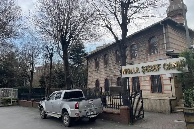 İstanbul Fatih Molla Şeref Cami kapak görseli
