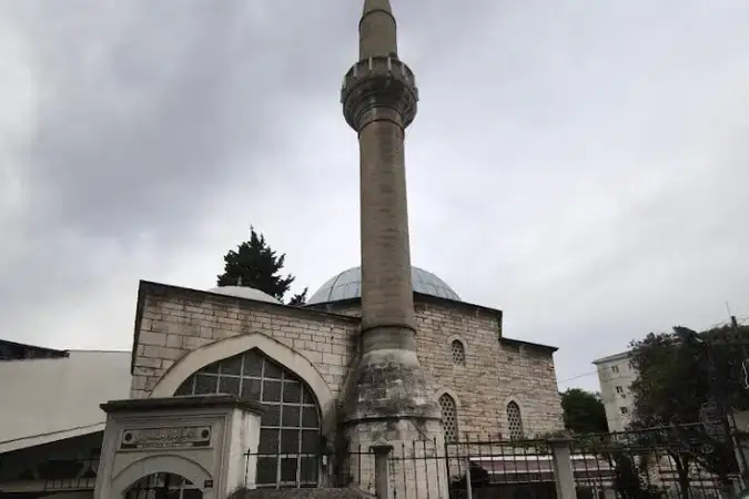 İstanbul Fatih Mustafa Müslihiddin Yarhisar Cami kapak görseli