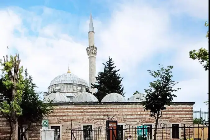 İstanbul Fatih Nişancı Mehmet Paşa Cami kapak görseli