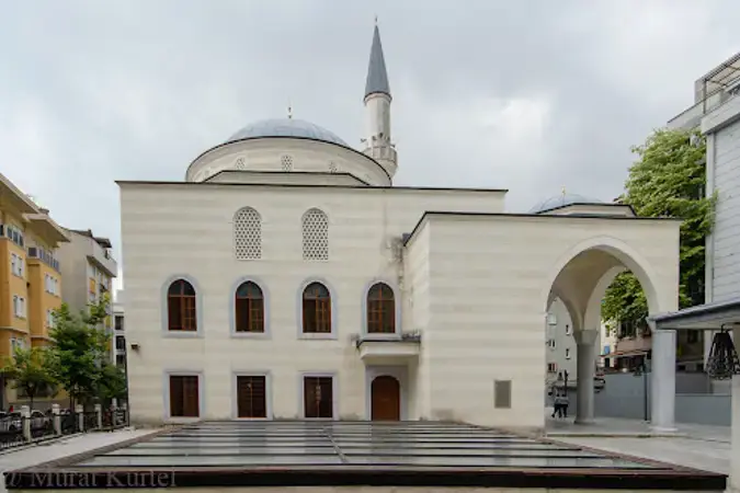 İstanbul Fatih Parmakkapı Kadı Asker Mehmet Efendi Cami kapak görseli