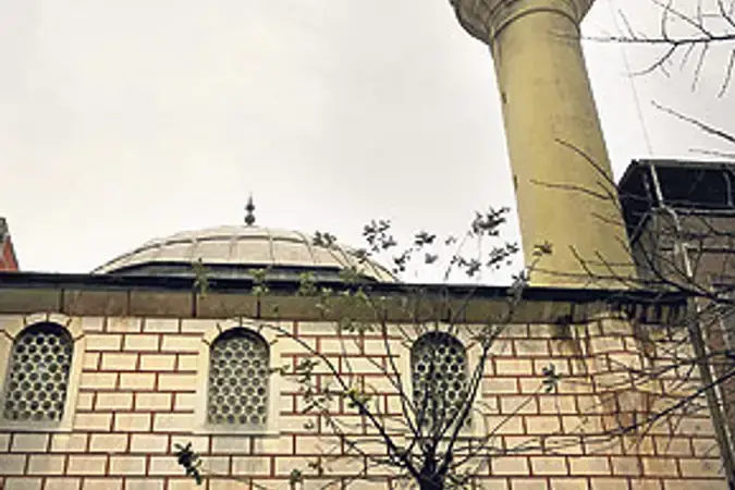 İstanbul Fatih Sanki Yedim Cami kapak görseli