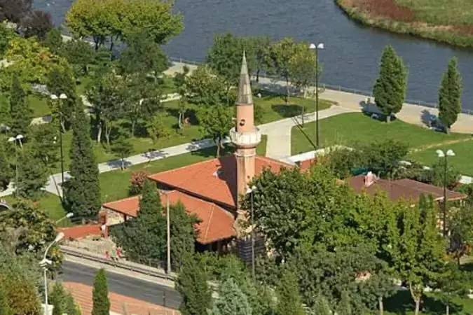 İstanbul Fatih Şah Sultan Cami kapak görseli