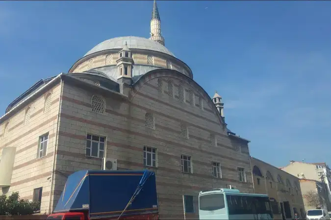 İstanbul Gaziosmanpaşa Miraç Cami kapak görseli