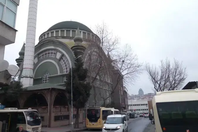 İstanbul Gaziosmanpaşa Hacı Salih Efendi Cami kapak görseli
