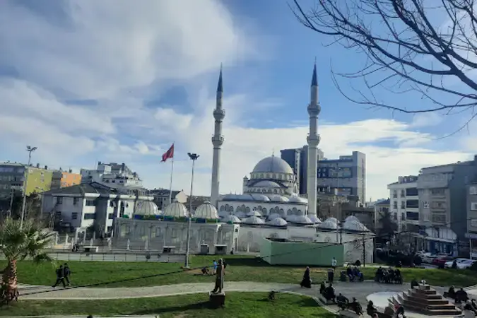 İstanbul Gaziosmanpaşa Küçükköy Merkez Cami kapak görseli