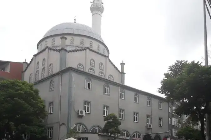 İstanbul Gaziosmanpaşa Karadeniz Mahallesi Merkez Cami kapak görseli