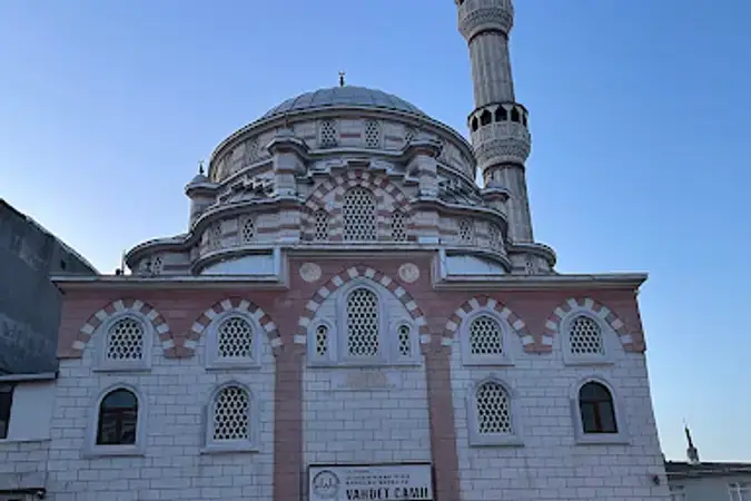 İstanbul Gaziosmanpaşa Karadeniz Mahallesi Vahdet Cami kapak görseli