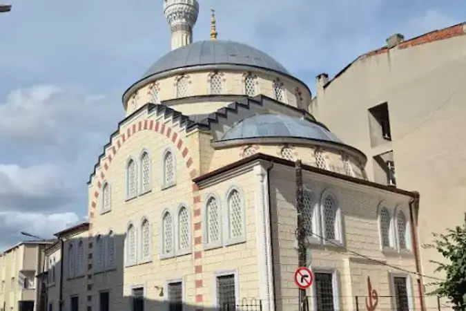İstanbul Gaziosmanpaşa Paşa Çayırı Cami kapak görseli