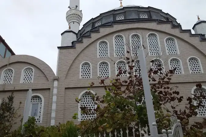 İstanbul Güngören Haznedar Kuyulu Cami kapak görseli