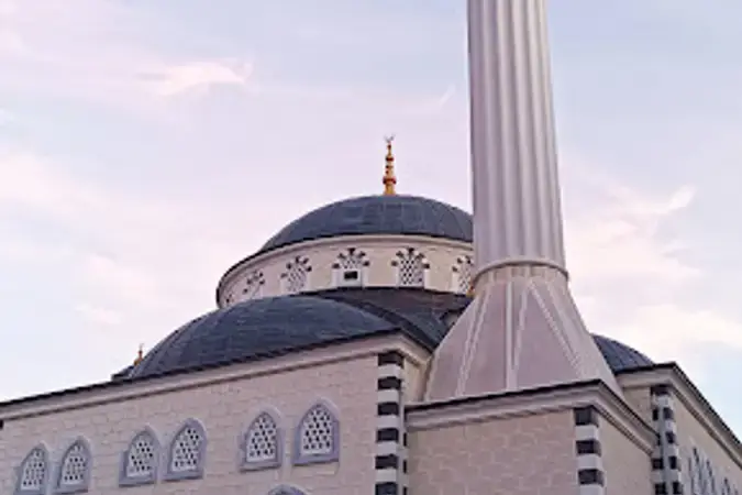 İstanbul Güngören Mehmet Akif Cami kapak görseli