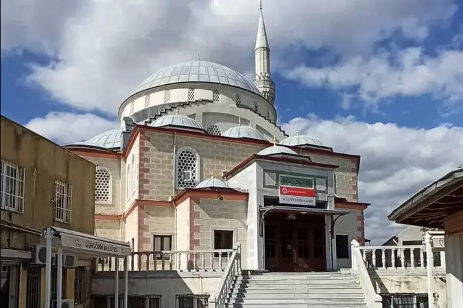 İstanbul Güngören Sultan Fatih Cami kapak görseli