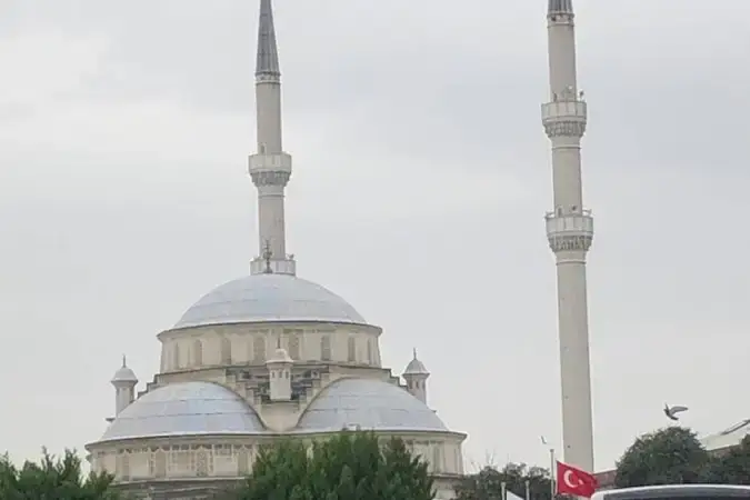 İstanbul Kağıthane Çağlayan Çarşı Cami kapak görseli
