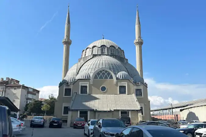 İstanbul Kağıthane İhramcızade İsmail Hakkı Toprak Efendi Camii kapak görseli