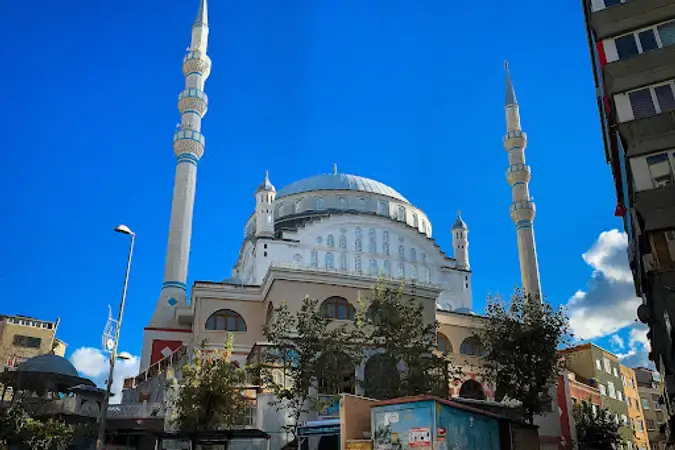 İstanbul Kağıthane Sanayi Mahallesi Merkez Cami kapak görseli