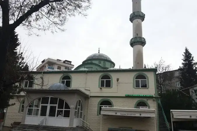 İstanbul Kartal Esentepe Yeşil Cami kapak görseli