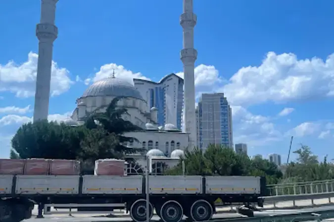 İstanbul Kartal Köy Hizmetleri Cami kapak görseli