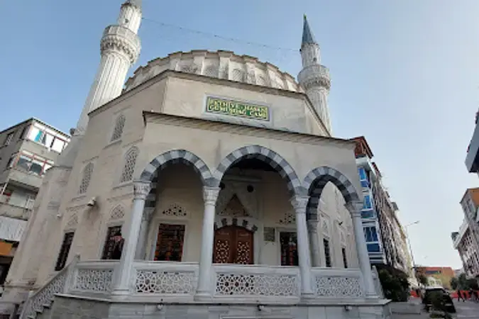 İstanbul Küçükçekmece Fethiye Hasan Gümüşdağ Cami kapak görseli