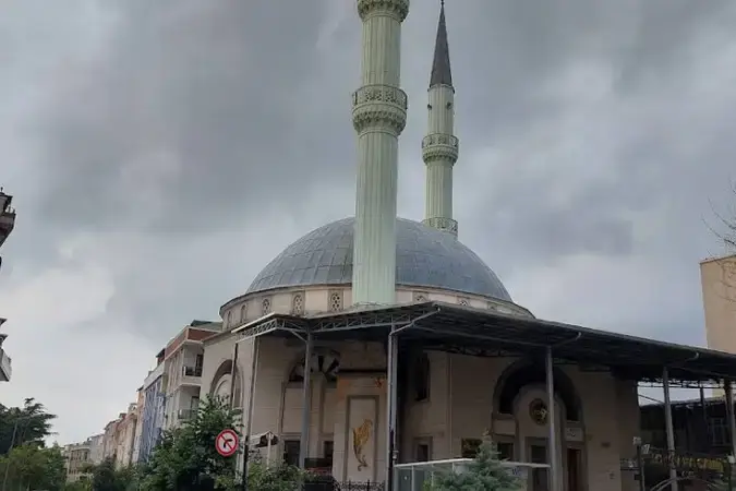 İstanbul Küçükçekmece Kuledibi Mevlana Cami kapak görseli
