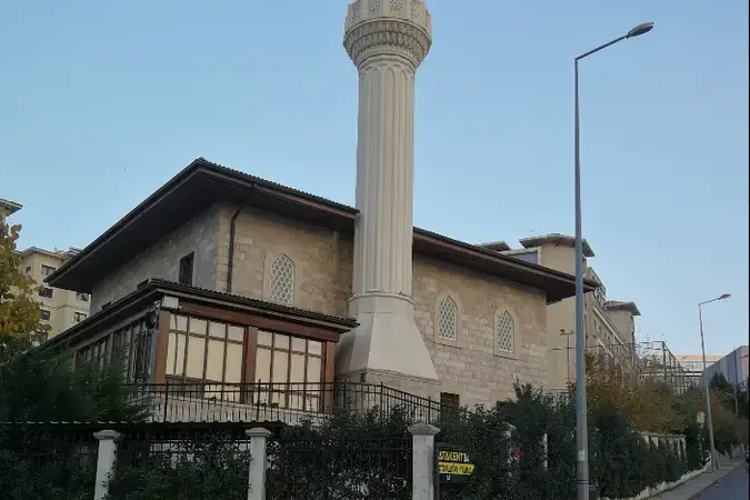 İstanbul Küçükçekmece Halkalı Hayati Üstün Cami kapak görseli