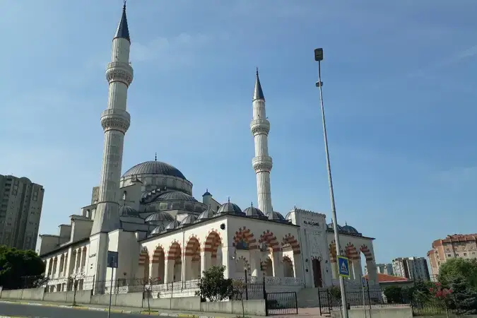 İstanbul Küçükçekmece Hz. Ali Cami kapak görseli