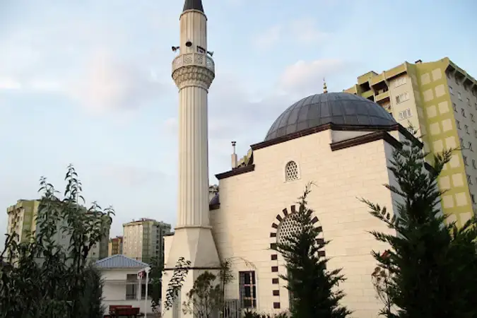 İstanbul Küçükçekmece Hz. Halit Cami kapak görseli