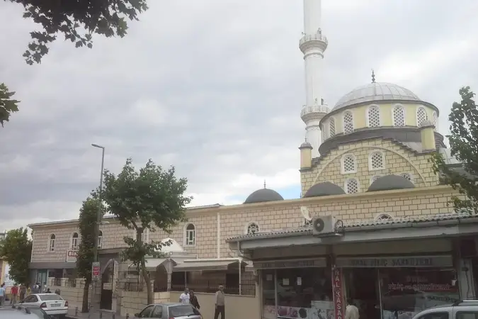 İstanbul Küçükçekmece İnönü Mahallesi Maslak Çeşme Ulu Cami kapak görseli