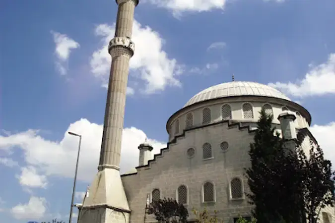 İstanbul Küçükçekmece Sefaköy Bektaşoğlu Cami kapak görseli