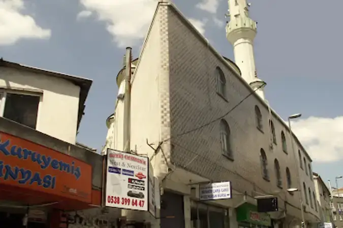 İstanbul Küçükçekmece Sefaköy Çarşı Cami kapak görseli