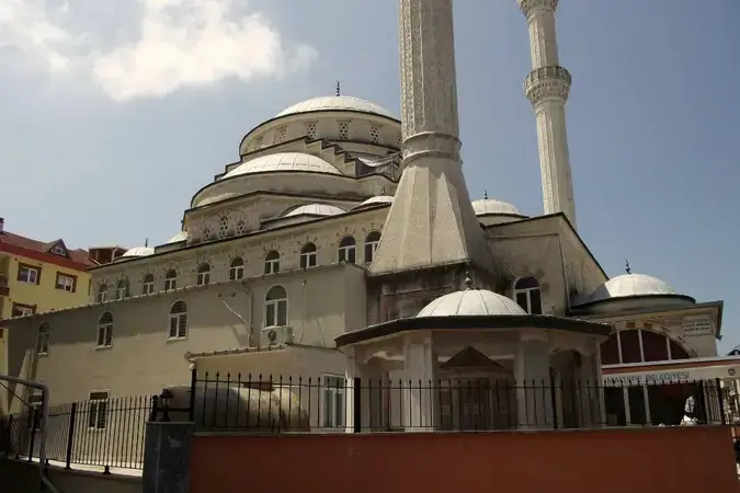 İstanbul Maltepe Aydınevler Süleyman Öksüzoğlu Cami kapak görseli