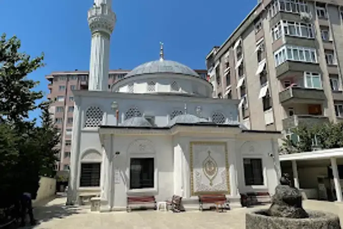 İstanbul Maltepe Hüsniye Arat - Mehmet Macit Cami kapak görseli