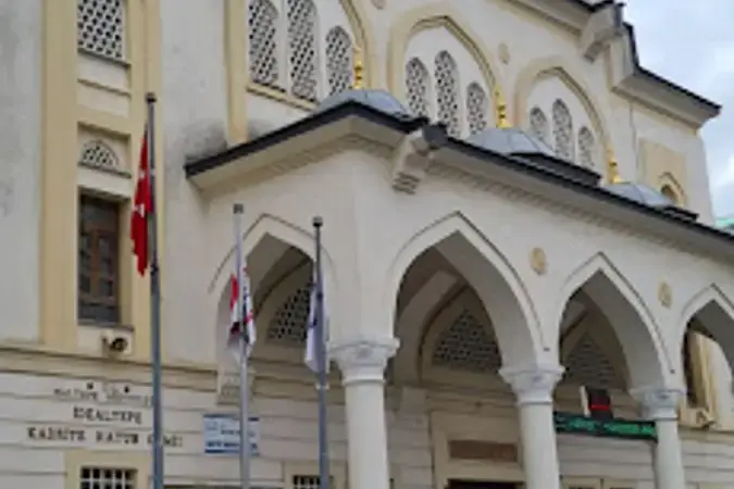 İstanbul Maltepe İdealtepe Kadriye Hatun Cami kapak görseli