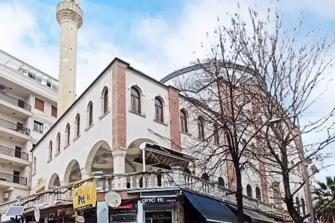 İstanbul Maltepe Küçükyalı Merkez Cami kapak görseli