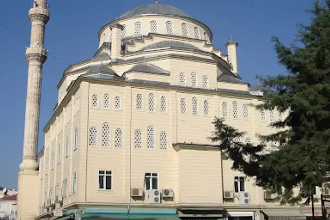 İstanbul Maltepe Yüzevler Cami kapak görseli